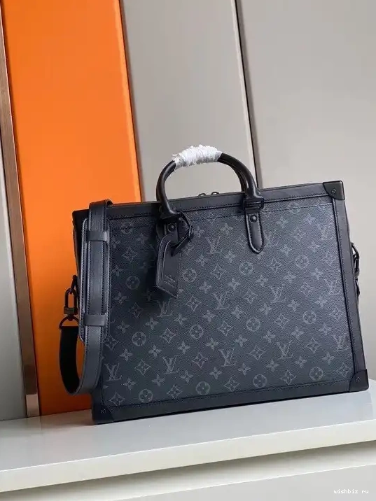 WIS VUITTON LOUIS SOFT TRUNK 0529